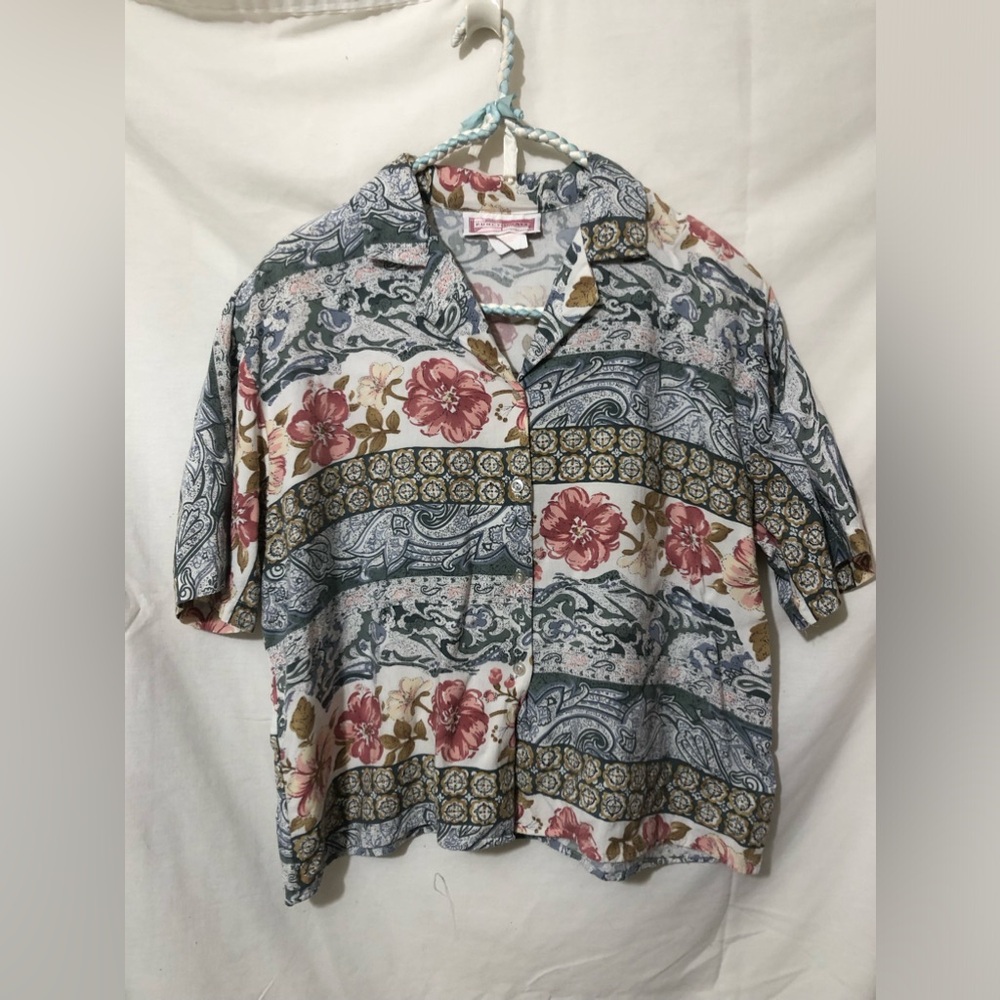 Women’s short sleeve shirt